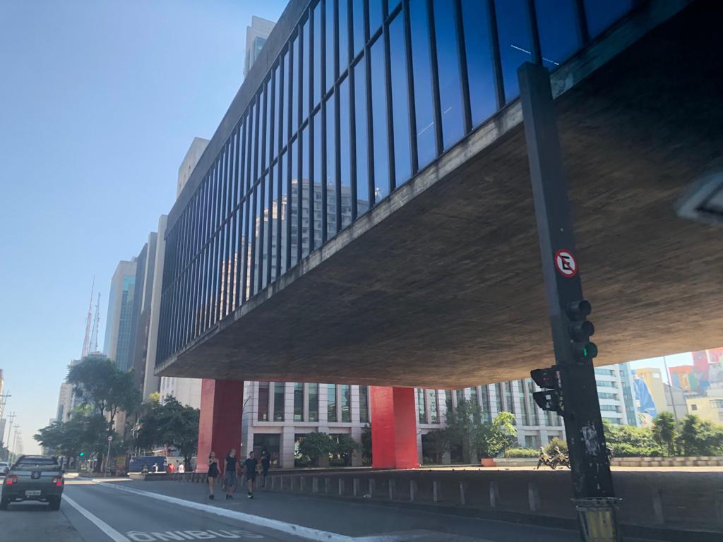 O que fazer na Avenida Paulista e como economizar com estacionamento